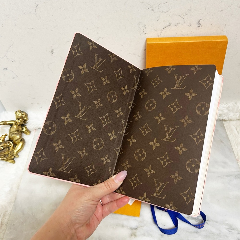 Authentic NIB Louis Vuitton Pink Carn-Jane MM Journal / Notebook - Picture 6 of 13